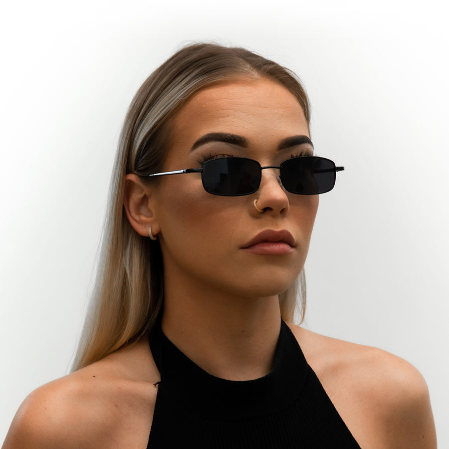 CAPRI - BLACK